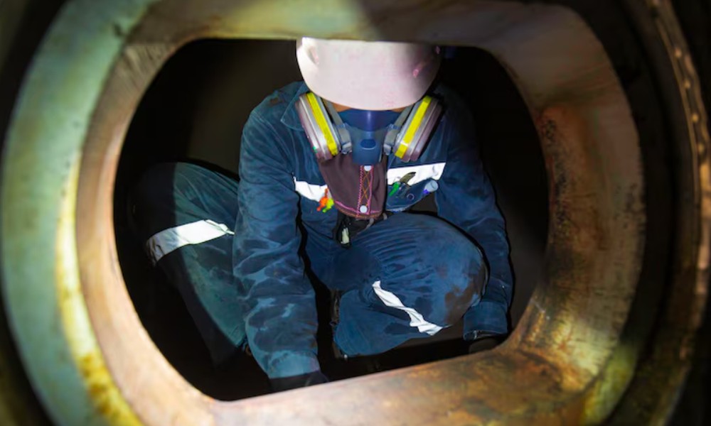 How Confined Space Rescue Training Prepares Workers for Emergency Situations